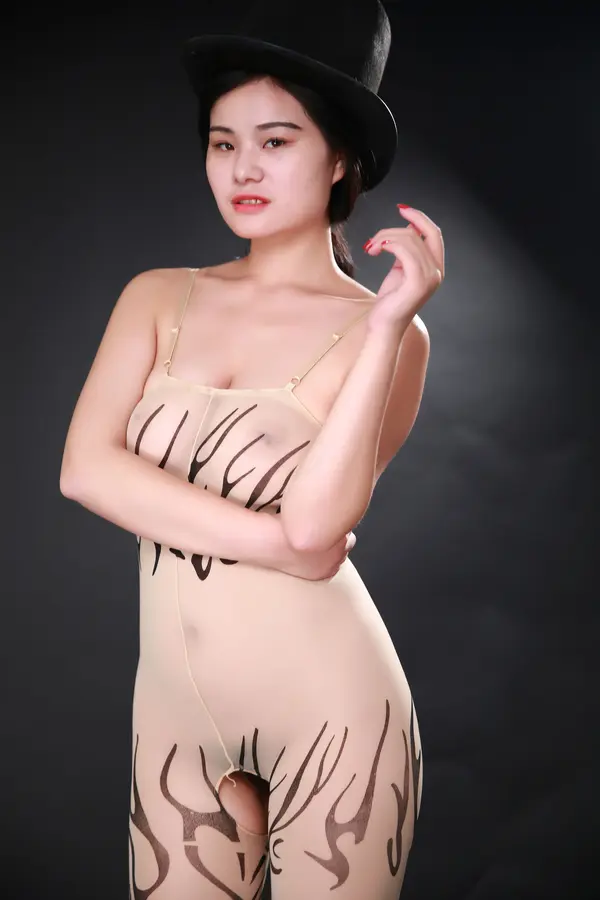 国模阿玉人体私拍套图